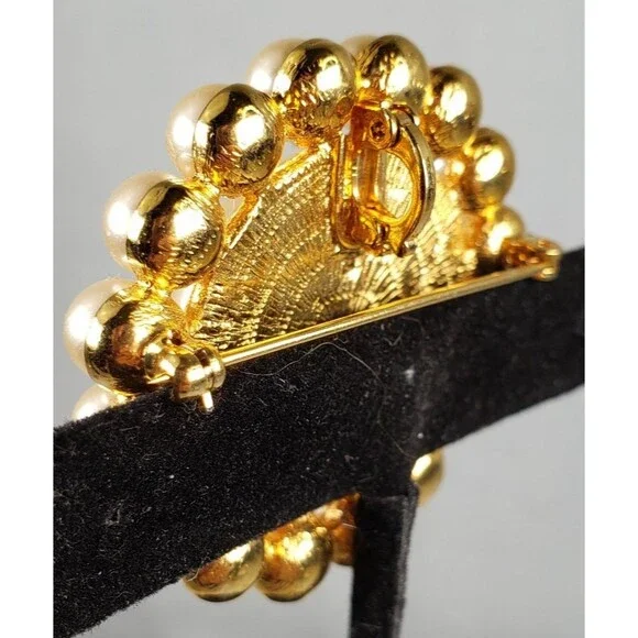 Vintage 1960's Kenneth Jay Lane Faux Pearl Gold Tone Circular Pendant Brooch Pin
